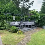 Dubbele Op Recreatiepark Topparken Op De Veluwe In Met Grote Vrije Tuin En Eigen Parkeerplaats Дом отдыха