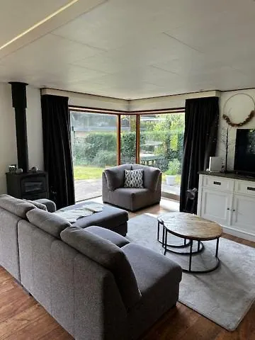 Сasa de vacaciones Dubbele Op Recreatiepark Topparken Op De Veluwe In Met Grote Vrije Tuin En Eigen Parkeerplaats *