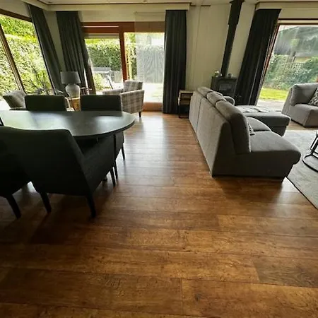 Topparken Veluwe Chalet: Private Garden Retreat In Beekbergen