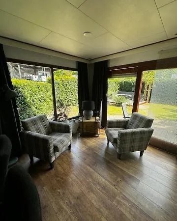 Dubbele Op Recreatiepark Topparken Op De Veluwe In Met Grote Vrije Tuin En Eigen Parkeerplaats