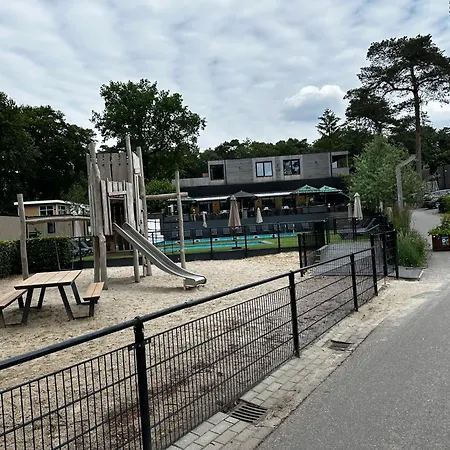 Dubbele Op Recreatiepark Topparken Op De Veluwe In Met Grote Vrije Tuin En Eigen Parkeerplaats *