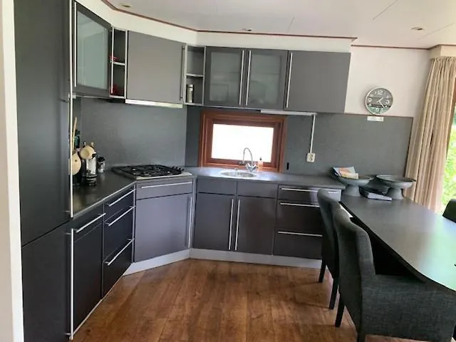 Dubbele Op Recreatiepark Topparken Op De Veluwe In Met Grote Vrije Tuin En Eigen Parkeerplaats Vakantiehuis Beekbergen