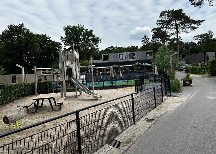 Dubbele Op Recreatiepark Topparken Op De Veluwe In Met Grote Vrije Tuin En Eigen Parkeerplaats *